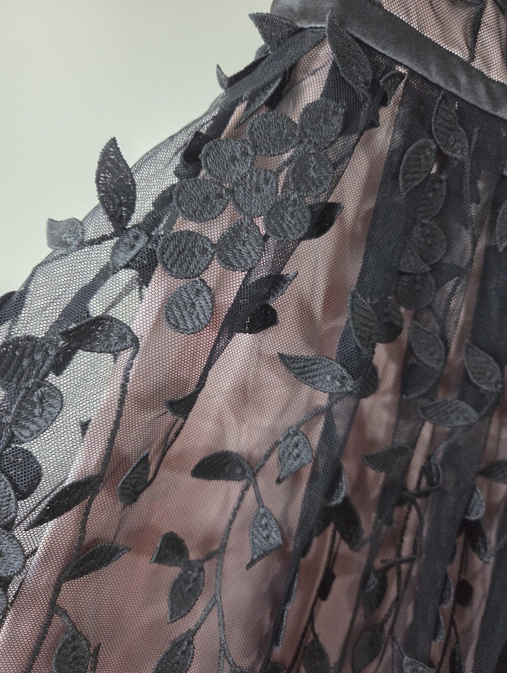 RW&Co Floral Applique Mesh Midi Dress Blush Pink Black Sheer NWT Size 0 Cocktail - Picture 12 of 16